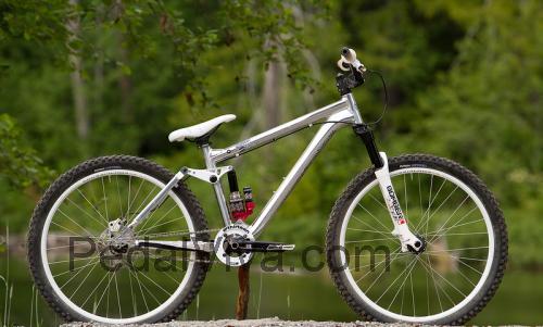 Kona Bass ficha tecnica